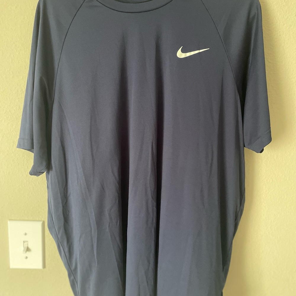 Nike Men's Dark Blue Short Sleeve Tee